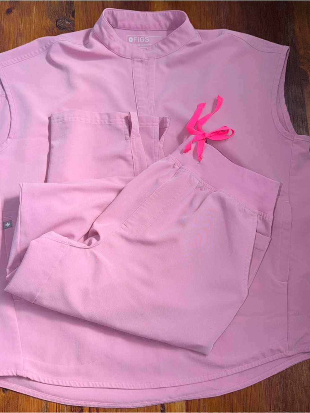 Figs scrubs light pink medium